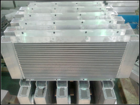 Lempeng Cahaya kompak Dan Fin Heat Exchanger oil cooler untuk sistem hidrolik