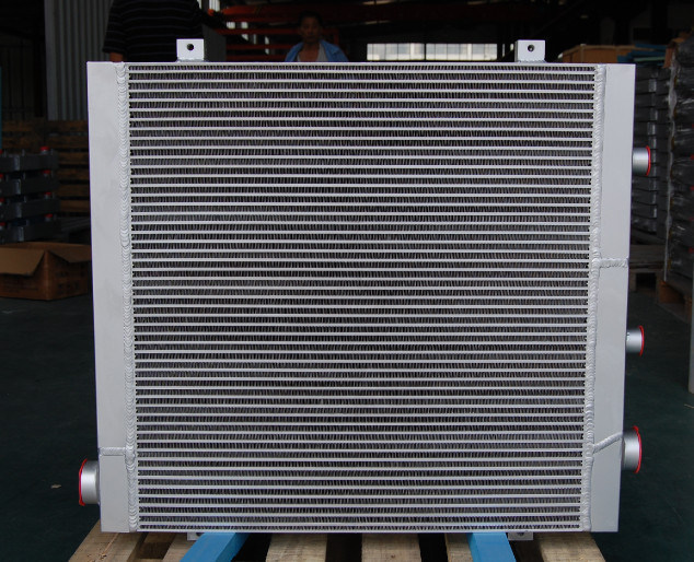 น้ำมันคอมเพรสเซอร์แอร์หม้อน้ำแลกเปลี่ยนความร้อนพัดลมมอเตอร์ 12V / 24V DC